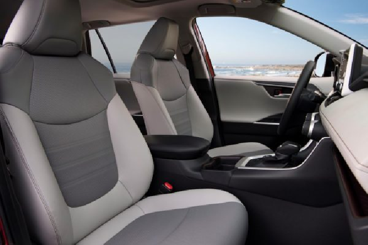 Ngoài ra, các bản GXL, Cruiser và Edge sẽ lần đầu tiên có được tính năng chiếu sáng cho công tắc cửa.