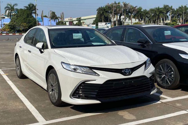 Gói trang bị này gồm nhiều tính năng hiện đại như hỗ trợ giữ làn đường, phanh tự động khẩn cấp, ga tự động thích ứng khoảng cách và đèn pha thông minh. Bên cạnh đó, 2 phiên bản 2.5Q và 2.5HV còn có cả camera 360 độ nhưng hệ thống dẫn đường lại bị loại bỏ.