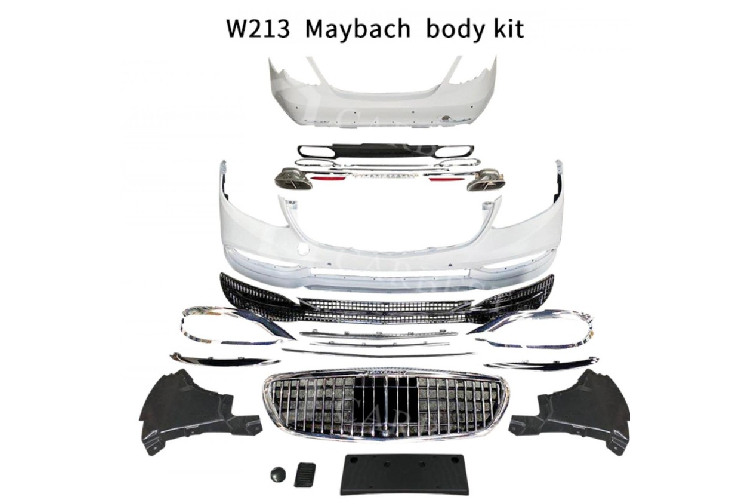  Mercedes-Maybach S-Class siêu sang được ra đời để cạnh tranh với những đối thủ như Rolls-Royce và Bentley. Với giá bán khởi điểm hơn 200.000 USD, Mercedes-Maybach S-Class nằm ngoài tầm tay của phần lớn người tiêu dùng. Tất nhiên, vẫn có giải pháp dành cho những người yêu thích dòng xe này mà không có đủ điều kiện kinh tế, đó là bộ body kit do người Trung Quốc sản xuất. Bộ body kit này được thiết kế đặc biệt dành riêng cho cho dòng sedan hạng sang cỡ trung Mercedes-Benz E-Class L hiện chỉ bán ở thị trường Trung Quốc và Ấn Độ.