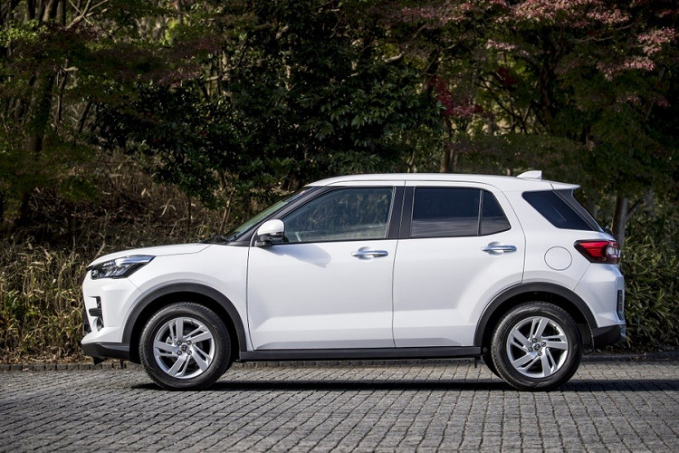 Ngoài ra, chỉ có bản 1.0T GR Sport của dòng Toyota Raize 2021 tại thị trường Indonesia là có hệ thống an toàn Toyota Safety Sense. Gói này bao gồm 6 túi khí và các tính năng của hệ thống hỗ trợ lái bán tự động cấp độ 2. Hiện giá xe Toyota Raize 2021 tại thị trường Indonesia vẫn chưa được công bố. Sau Indonesia, mẫu SUV đô thị này được đồn sẽ về Việt Nam trong thời gian tới.