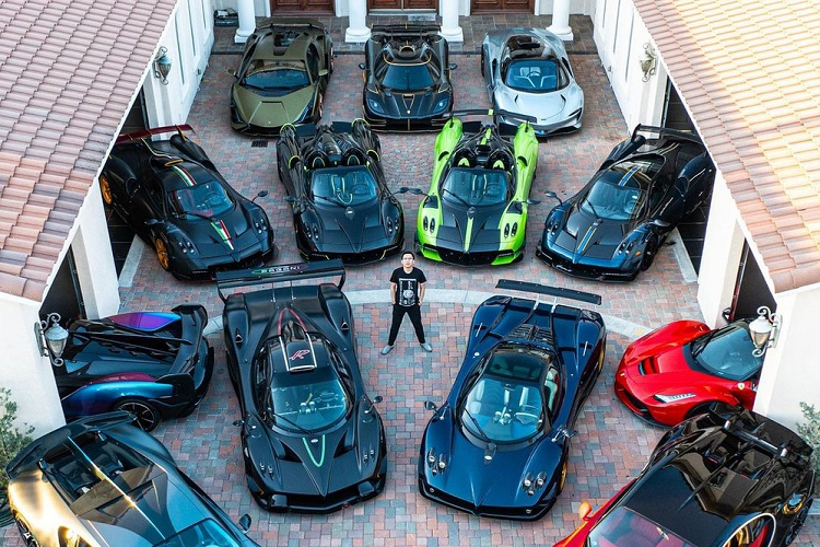 Sau hơn 2 thập kỷ ra mắt, dòng siêu xe Pagani Zonda vẫn chưa thực sự "nghỉ hưu". Trong thời gian qua, những phiên bản độc nhất vô nhị của siêu xe này vẫn liên tục được tung ra. Mới nhất trong số đó là Pagani Zonda AY. Chiếc Pagani Zonda AY đặc biệt này được ra đời theo đơn đặt hàng của một đại gia gốc Á mang tên Mike Yin.