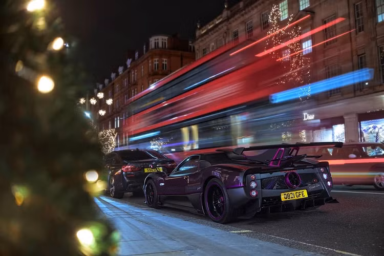 Tất nhiên, Pagani không phải là thương hiệu siêu xe yêu thích duy nhất của Mike. Đại gia này còn mua siêu xe của các thương hiệu khác như Koenigsegg, Ferrari, Bugatti, Lamborghini và McLaren.