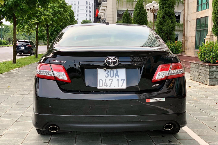 Nhìn chung, chiếc Camry hơn 10 năm tuổi này không phải là lựa chọn của số đông người mua xe. Chắc chắn nhiều người mua sẽ “quay xe” khi biết được giá bán “thách cưới” gần 700 triệu của nó. Chính vì thế, dòng xe này chỉ phù hợp với những khách hàng có cảm tình và rất yêu thích thế hệ Camry nhập Mỹ này.