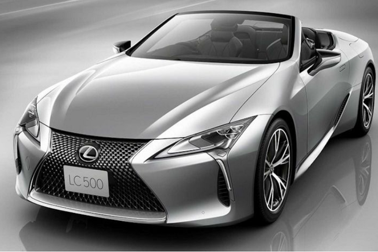 Bản Lexus LC 2021 Coupe mới còn có gói L Package bao gồm mâm 21 inch màu đen bóng và mở rộng bảng màu với màu xanh quân đội Terrain Khaki Mica Metallic vốn chỉ có trên bản mui trần.