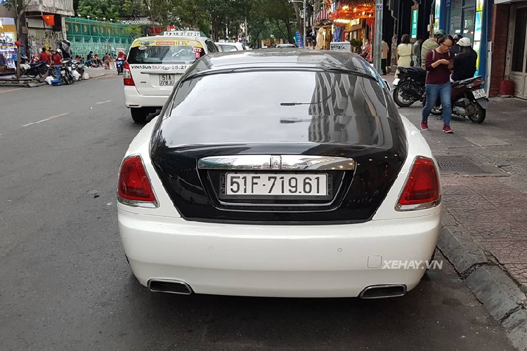 Ngoại hình chiếc Rolls-Royce Wraith lúc được Chủ tịch Trung Nguyên bán lại cho công ty nhập khẩu tư nhân quận 5 vào năm 2018. 
