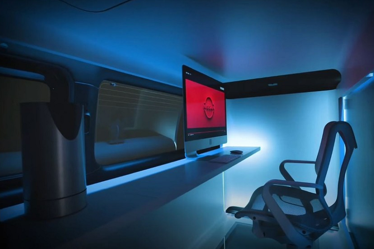 Bên trong chiếc xe van là một cái bàn văn phòng, một chiếc ghế sang trọng (ghế Herman Miller Cosm, một sản phẩm cao cấp giúp bạn có trải nghiệm êm ái, dễ chịu khi làm việc văn phòng), và một máy pha cà phê. Không có văn phòng nào là hoàn chỉnh nếu thiếu đi một máy pha ca phê hảo hạng. Bạn có thể lái xe đến bất cứ đâu bạn muốn và bắt tay vào việc ngay.