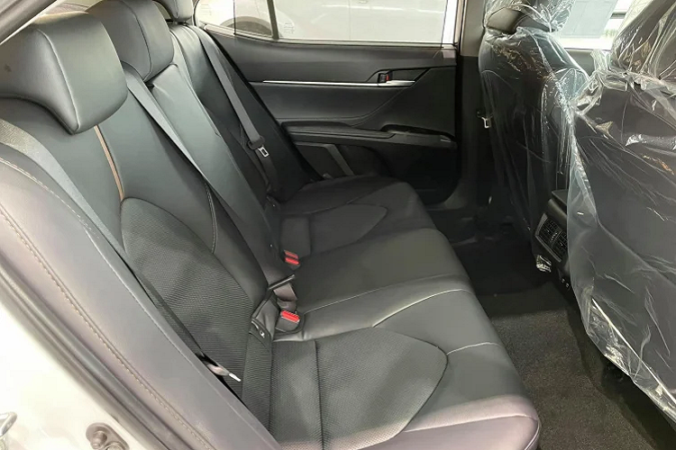 Sau khi được bán ra ở Thái Lan, Toyota Camry 2022 sẽ sớm về Việt Nam, khi dòng xe Camry được nhập khẩu trực tiếp từ Thái Lan.