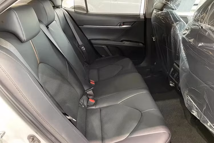 Sau khi được bán ra ở Thái Lan, Toyota Camry 2022 sẽ sớm về Việt Nam, khi dòng xe Camry được nhập khẩu trực tiếp từ Thái Lan.