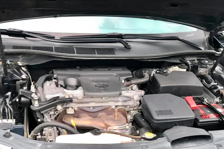 Dẫu vậy, Camry SE hay Camry nhập Mỹ đã qua sử dụng nói chung vẫn có sức hấp dẫn riêng biệt đối với một nhóm khách hàng yêu thích xe Toyota nhập Mỹ, vì những ưu điểm như nhiều trang bị, thiết kế đẹp mắt ít bị “đụng hàng”, mang chất lượng và tiêu chuẩn an toàn cao hơn xe nhập chính hãng cùng đời.