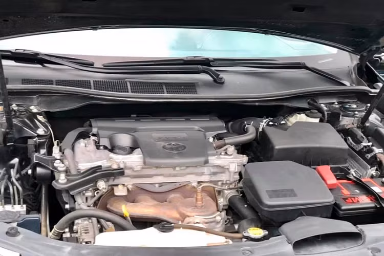 Dẫu vậy, Camry SE hay Camry nhập Mỹ đã qua sử dụng nói chung vẫn có sức hấp dẫn riêng biệt đối với một nhóm khách hàng yêu thích xe Toyota nhập Mỹ, vì những ưu điểm như nhiều trang bị, thiết kế đẹp mắt ít bị “đụng hàng”, mang chất lượng và tiêu chuẩn an toàn cao hơn xe nhập chính hãng cùng đời.