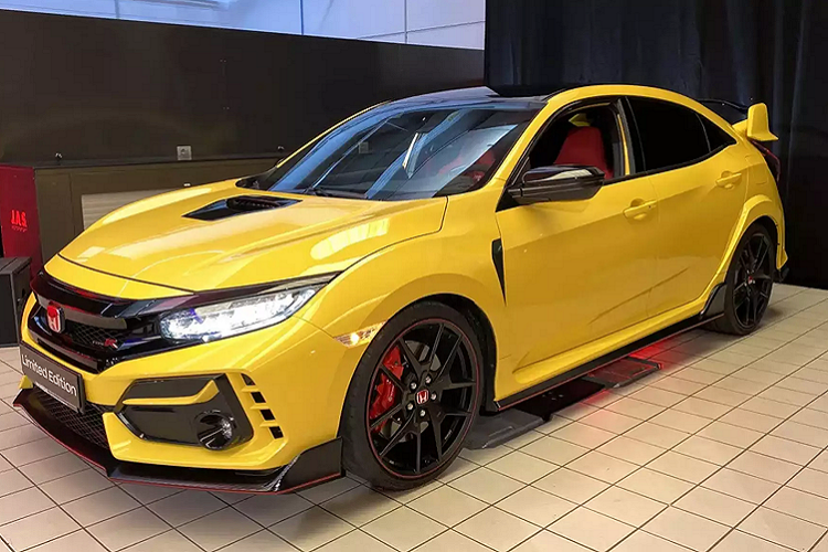 Theo dự đoán, mức giá sau thuế của Honda Civic Type R sẽ không dưới 3 tỷ đồng. Chính vì thế mẫu xe thể thao này chỉ dành cho những dân chơi yêu thích dòng xe thể thao Nhật Bản. 