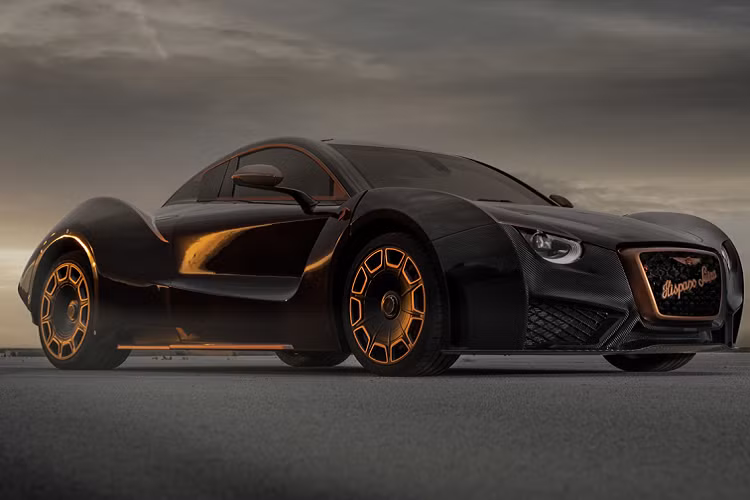 Nhờ chương trình Unique Tailormade mới ra mắt gần đây, dựa trên giá trị DNA của thương hiệu với các yếu tố như Di sản, Thể thao và Thanh lịch, khách hàng có thể lựa chọn trong một số 1.904 tùy chọn phối màu để cá nhân hóa chiếc xe của mình với những chi tiết độc đáo cả về nội thất lẫn ngoại thất của xe.