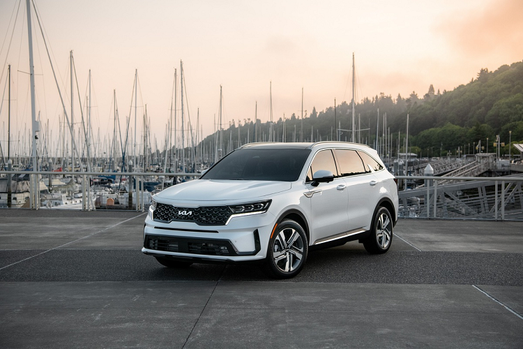  Kia Sorento Plug-in Hybrid 2022 đã chính thức được bán ra tại Mỹ, giá bán niêm yết từ 44.990 USD (khoảng 1,01 tỷ đồng).