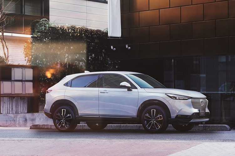 Được biết, hiện hãng Honda đã nhận khoảng 17.000 đơn đặt hàng dành cho HR-V 2021 tại thị trường Nhật Bản. Phần lớn khách hàng ở thị trường này đều chọn Honda HR-V 2021 bản hybrid. Dự kiến sau Nhật Bản, Honda HR-V thế hệ thứ 3 sẽ tiếp tục được giới thiệu tại những thị trường khác trên thế giới, trong đó có cả Việt Nam.