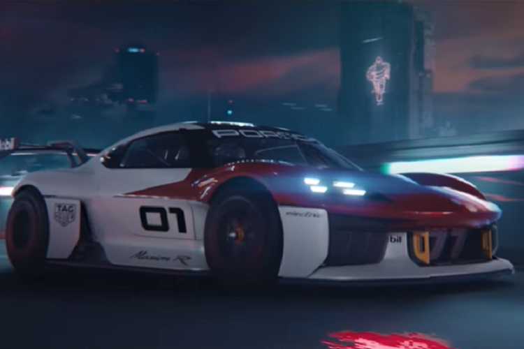 Mission R được trang bị các mô tơ điện thế hệ mới với tổng công suất cực lại là 1.073 mã lực ở chế độ đủ điều kiện. Kết hợp hệ dẫn động AWD, chiếc xe có thể chạy nước rút từ 0-100 km/h chỉ trong 2,5 giây, và đạt tốc độ tối đa 300 km/h. Nói chung, Porsche cho biết hiệu suất đường đua của Mission R tương đương với khả năng của Porsche 911 GT3 Cup.