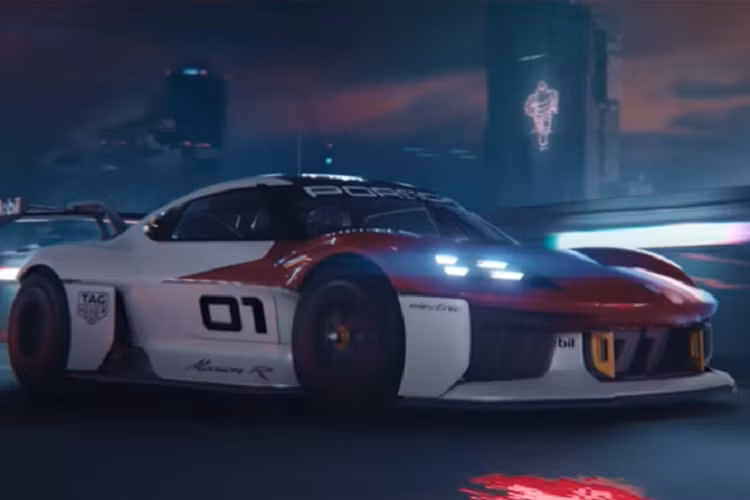 Mission R được trang bị các mô tơ điện thế hệ mới với tổng công suất cực lại là 1.073 mã lực ở chế độ đủ điều kiện. Kết hợp hệ dẫn động AWD, chiếc xe có thể chạy nước rút từ 0-100 km/h chỉ trong 2,5 giây, và đạt tốc độ tối đa 300 km/h. Nói chung, Porsche cho biết hiệu suất đường đua của Mission R tương đương với khả năng của Porsche 911 GT3 Cup.