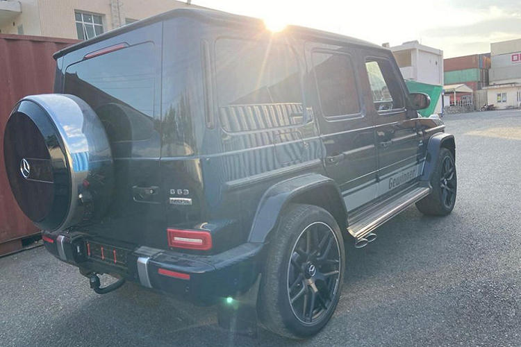 Được biết, chiếc giá xe Mercedes-AMG G63 Gewinner MBS đang được đơn vị nhập khẩu chào bán với mức khoảng 12.7 tỷ đồng, tức không quá chênh lệch so với giá của một chiếc G 63 AMG nguyên bản đang bán trong nước.