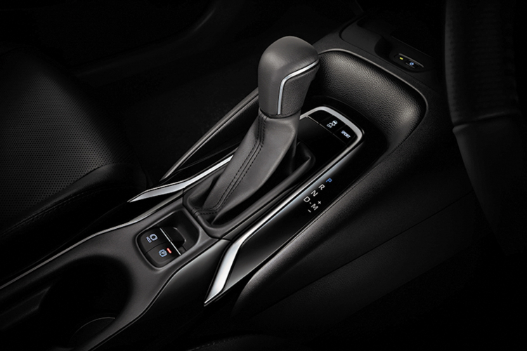 Khác với thị trường Việt, thị trường Thái Lan vốn không chuộng xe Hàn, khi hai mẫu xe Kia Cerato và Hyundai Elantra không được được phối tại thị trường này. Cuộc chơi sedan hạng C tại Thái chỉ có những mẫu xe Nhật như Honda Civic, Mazda3 và Toyota Corolla Altis.