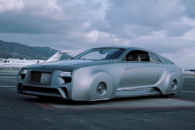 Cách đây vài tuần, Justin Bieber đã được bắt gặp cùng chiếc Rolls-Royce Wraith độc nhất vô nhị của anh chàng, nó không giống với bất kỳ chiếc Rolls-Royce nào khác vì nó là một sản phẩm điều chỉnh đến từ lò độ danh tiếng West Coast Customs.