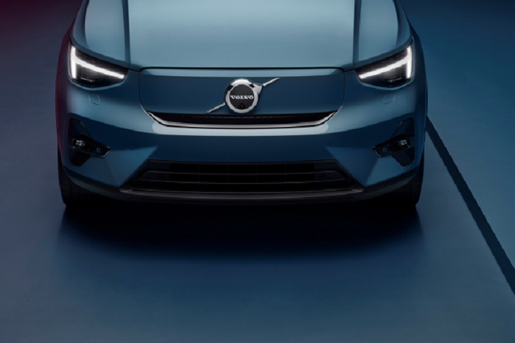 Được định vị là một mẫu xe xanh, C40 Recharge cũng không sử dụng chất liệu da cho khoang nội thất. Thay vào đó hãng sử dụng các chất liệu thân thiện môi trường cho cabin.