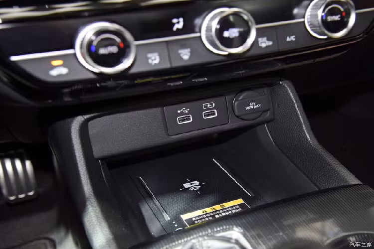 "Trái tim" của Honda Integra 2022 là động cơ giống hệt Civic mới. Đây là động cơ xăng 4 xi-lanh, tăng áp, dung tích 1.5L với công suất tối đa 182 mã lực và mô-men xoắn cực đại 240 Nm.