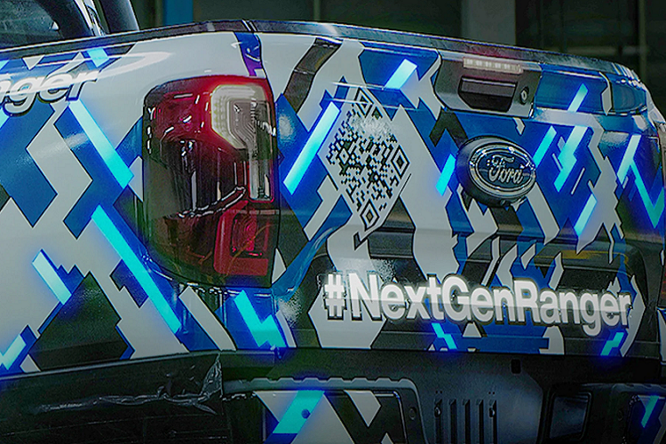 Bước sang thế hệ mới, Ford Ranger thế hệ mới chuyển sang sử dụng nền tảng khung gầm mới, nền tảng này cho phép Ranger thế hệ mới có thể thiết lập nền tảng hybrid. Các tin đồn trước đó cho rằng Ranger 2022 sẽ có phiên bản plug-in hybrid mới (chưa rõ kết hợp với động cơ nào).