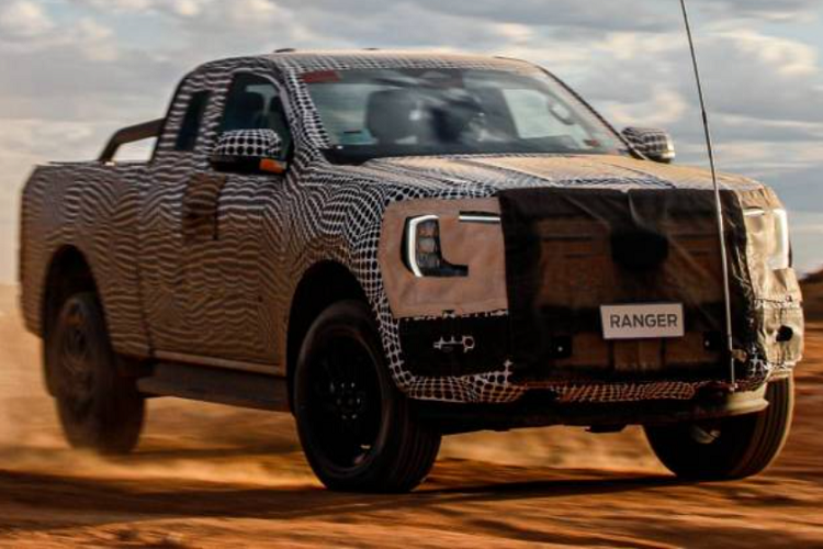 Bên cạnh phiên bản động cơ xăng 4cyl dung tích 2.3 lít tăng áp công nghệ Ecoboost như thế hệ hiện tại đang bán ở thị trường Bắc Mỹ. Ngoài ra ở thị trường Đông Nam Á, Ranger 2022 thế hệ mới sẽ tiếp tục sử dụng động cơ dầu 2.0L tăng áp kép, được tinh chỉnh lại để vận hành bền bỉ, cũng như khắt phục các lỗi ở đời cũ. Khả năng cao Ford sẽ tiếp tục duy trì hộp số tự động 10 cấp cho Ranger thế hệ mới.