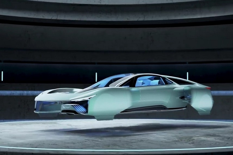 Được mô tả là một cỗ máy tương tác thông minh sinh học, concept SAIC Kun hoàn toàn mới tích hợp những công nghệ tối tân như tương tác hình ảnh 3 chiều và lái xe tự động. Mọi thứ dường như được hiện thực hóa thông qua hệ thống thực tế tăng cường thông minh bên trong khoang lái, mang đến cho hành khách nhiều không gian để ngồi và thư giãn. Nội thất tương lai cũng bao gồm ghế không trọng lực.