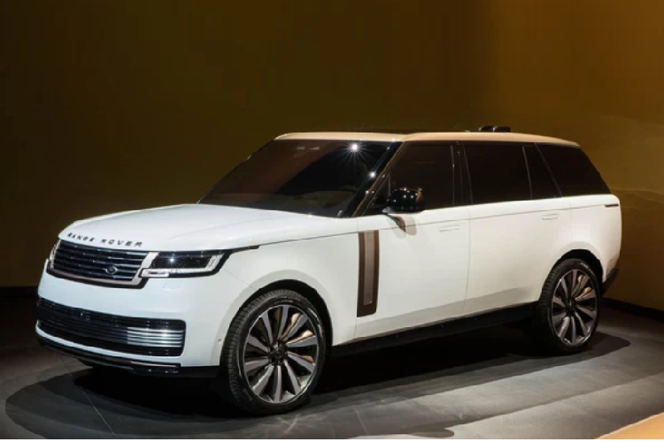 Hiện Range Rover 2022 đã bắt đầu nhận đơn đặt trước, dự kiến chính thức mở bán tại thị trường Mỹ vào quý I năm sau.