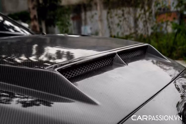 Được nhiều người yêu thích, nhưng để sở hữu Lancer Evolution X tại Việt Nam không đơn giản. Bởi xe đã không còn sản xuất và nếu có nhập khẩu về thì giá xe ngang với các mẫu xe sang. Cũng chính vì điều này, nhiều chủ nhân Lancer Việt đã hiện thực hóa giấc mơ sở hữu Lancer Evolution X bằng việc nâng cấp chiếc xế Lancer yêu dấu của mình. 