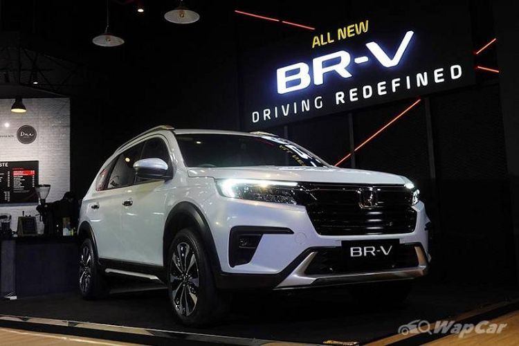 Theo Otodriver, đã có 900 khách hàng tại Indonesia đặt trước Honda BR-V 2022 mới, một nửa trong số đó chọn bản Prestige hàng đầu vì biến thể này sở hữu bộ công nghệ an toàn chủ động Honda Sensing.