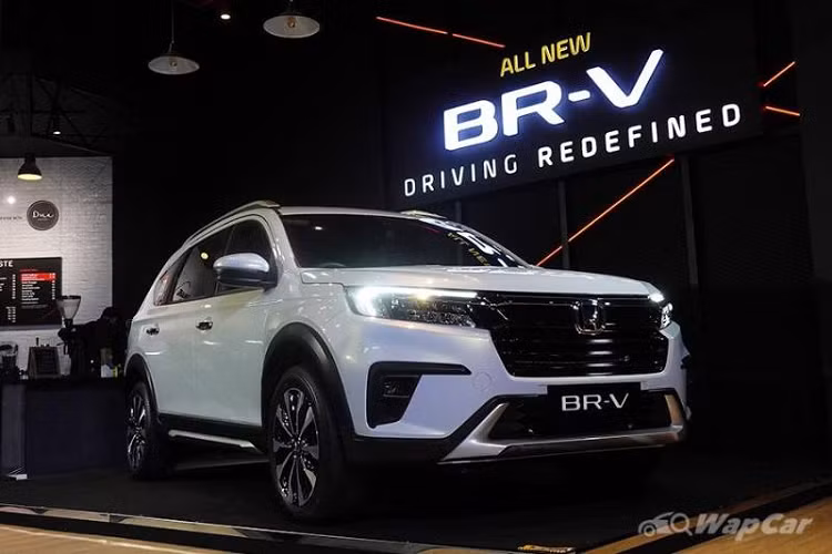 Theo Otodriver, đã có 900 khách hàng tại Indonesia đặt trước Honda BR-V 2022 mới, một nửa trong số đó chọn bản Prestige hàng đầu vì biến thể này sở hữu bộ công nghệ an toàn chủ động Honda Sensing.