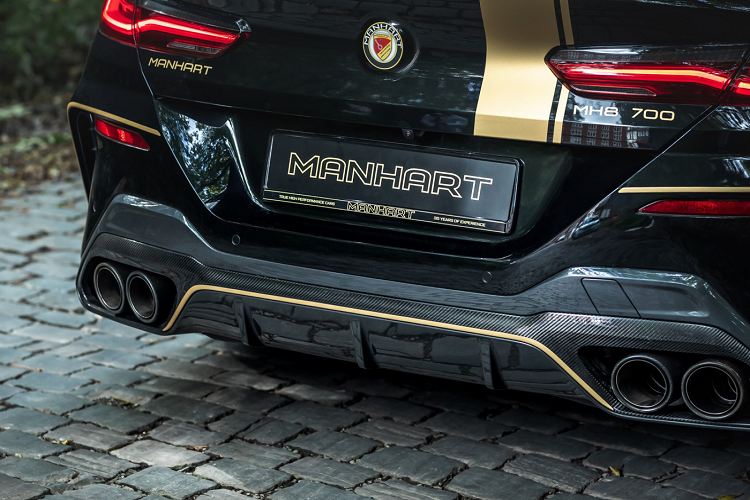 Đầu ống xả được phủ carbon đem đến cho ngoại thất của xe một diện mạo thể thao hơn. Khách hàng ở các quốc gia khác có thể lựa chọn hệ thống xả Manhart Race-Downpipes hoặc hệ thống xả Manhart OPF Deleter đem lại âm thanh ấn tượng hơn cho chiếc xe độ độc đáo này.