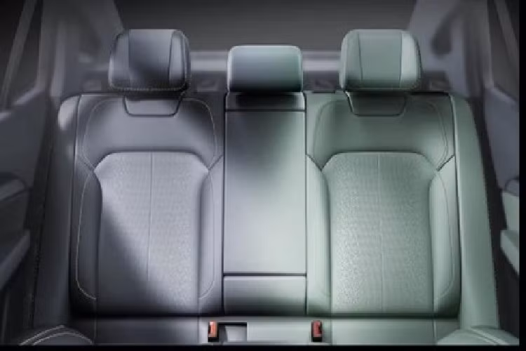 Nhìn từ những hình ảnh công bố, WM M7 trông rất giống với một mẫu sedan điện Trung Quốc khác cũng dùng LiDAR là XPeng P5. Nó có thiết kế trơn mượt, gọn gàng, trang bị những dải đèn LED mỏng, bộ la-zăng tối ưu khí động học, và tay nắm cửa ẩn vào trong.