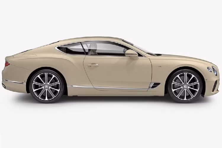 Cũng chính vì điều này mà khi xuất hiện thông tin về một chiếc Coupe siêu sang Bentley Continental GT thế hệ thứ 3 sắp có mắt tại dải đất hình chữ S đã nhận được sự quan tâm không nhỏ từ những người yêu xe trong nước cũng như các đại gia Việt đang có ý định sở hữu 1 trong những chiếc xe Coupe siêu sang ấn tượng nhất thế giới này.