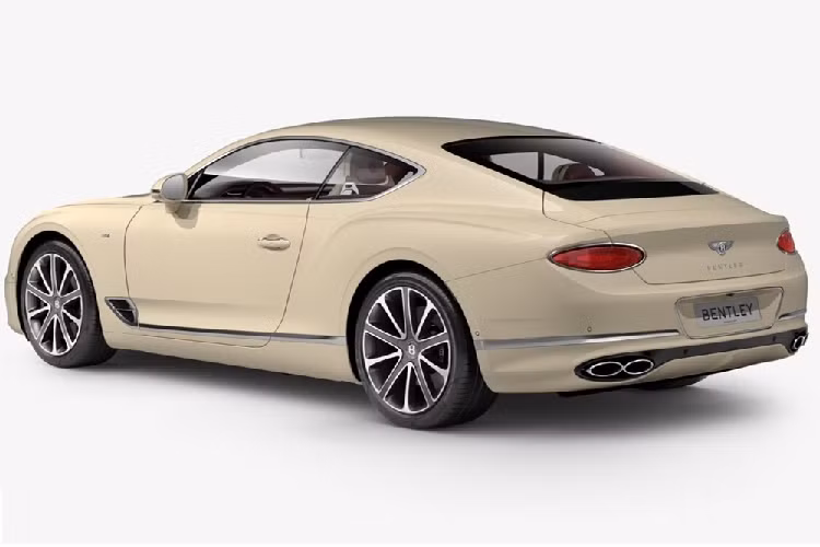 Động cơ của Bentley Continental GT V8 thế hệ mới là trái tim V8, dung tích 4.0 lít, 32 van, được tích hợp bộ tăng áp kép, sản sinh ra công suất tối đa 542 mã lực tại vòng tua máy 6.000 vòng/phút và mô-men xoắn cực đại 770 Nm tại dải vòng tua máy 2.000 đến 4.000 vòng/phút. Sức mạnh này sẽ kết hợp cùng hộp số tự động 8 cấp, nhờ đó mà chiếc Coupe siêu sang thể thao có thể đua nước rút từ vị trí xuất phát lên 100 km/h chỉ trong thời gian 4 giây trước khi đạt vận tốc tối đa 319 km/h.
