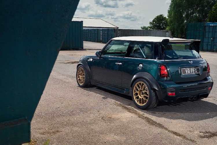 Dự án chiếc MINI Cooper đặc biệt này được thực hiện với sự hợp tác của các thành viên thuộc Hiệp hội Nâng cấp Ôtô hiệu suất cao Vương quốc Anh (Performance Automotive Aftermarket Association).