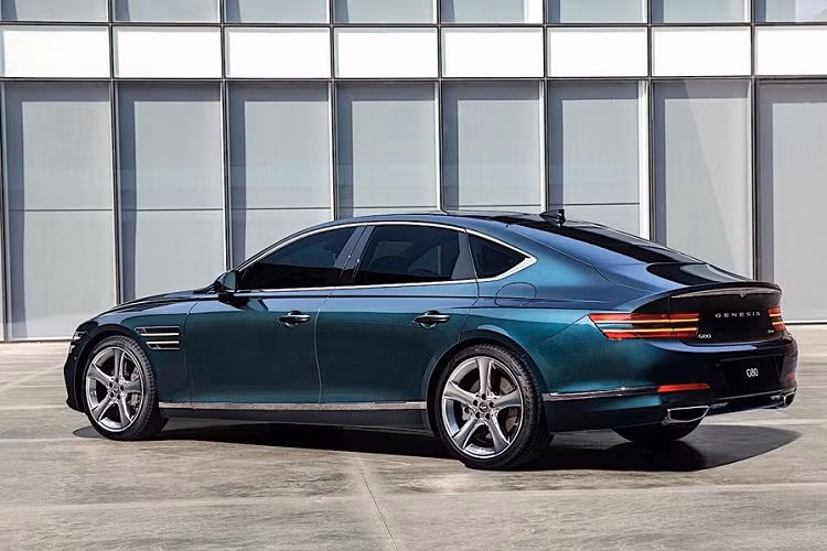 Với giá xe Genesis G80 2021 tại thị trường Mỹ khởi điểm chỉ từ 47.700 USD (tương đương 1,1 tỷ đồng) cho phiên bản trang bị động cơ 2.5 L turbo dẫn động cầu sau, hoặc 62.250 USD (tương đương 1,4 tỷ đồng) đối với phiên bản sử dụng động cơ V6 dung tích 3.5 L dẫn động bốn bánh; Genesis G80 2021 là một sự lựa chọn thực sự hấp dẫn.