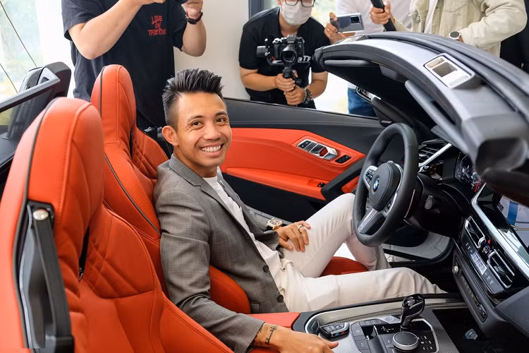 Những chiếc xe thể thao mui trần BMW Z4 thế hệ thứ 6 đã quay trở lại sử dụng mui mềm sau nhiều phiên bản dùng mui xếp cứng thuận tiện. Mui nỉ của BMW Z4 thế hệ thứ 6 có thể đóng mở trong thời gian 10 giây với điều kiện xe chạy ở tốc độ dưới 50 km/h.