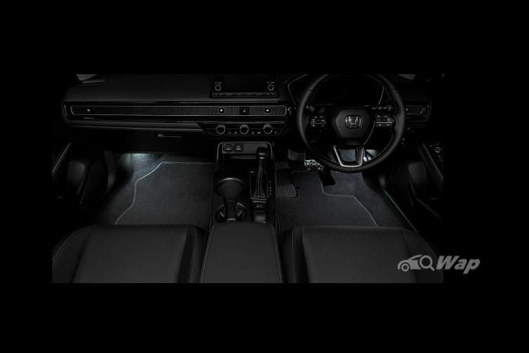Các tùy chọn nội thất mà Modulo dành cho Civic mới cũng khá đa dạng, gồm ốp ngưỡng cửa được chiếu sáng, đèn chỗ để chân, bộ bàn đạp thể thao cùng các lựa chọn thảm khác nhau cho sàn và cốp.