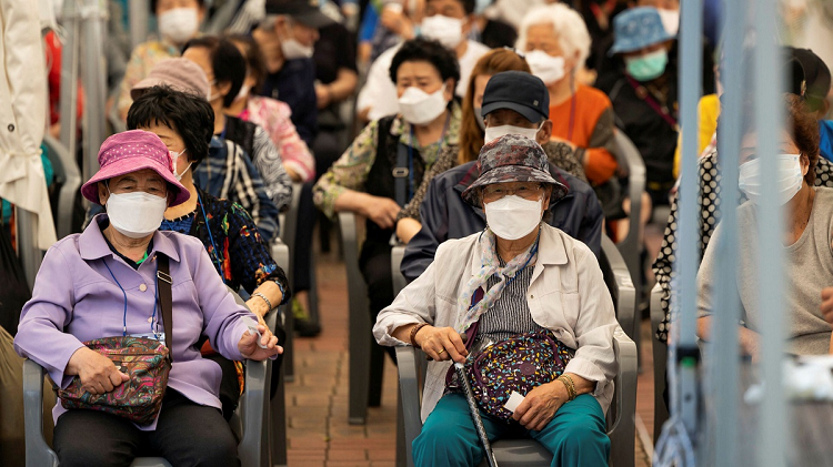 Vi sao chau A dang tiem chung nhanh hon phuong Tay?-Hinh-2