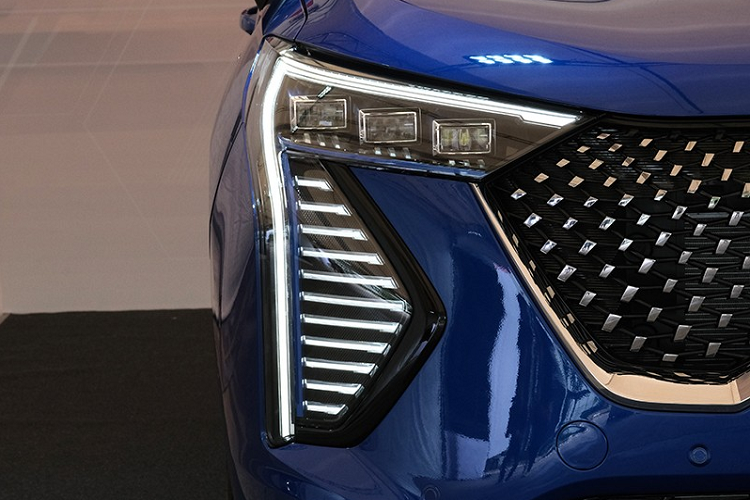 "Trái tim" của Haval Jolion tại thị trường Thái Lan là hệ truyền động hybrid, bao gồm máy xăng 4 xi-lanh, tăng áp, dung tích 1.5L, mô-tơ điện và hộp số tự động ly hợp kép 7 cấp. Hệ truyền động này tạo ra công suất tối đa 190 mã lực và mô-men xoắn cực đại 375 Nm.