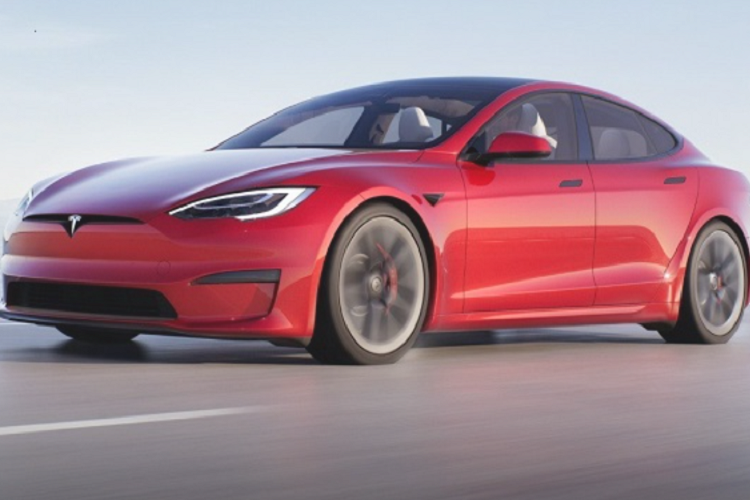 Tất nhiên với khả năng tăng tốc đáng kinh ngạc như vậy thì Tesla Model S Plaid chạy điện cũng cần một lực phanh lớn tương ứng. Đây cũng là một mối quan tâm lớn của Tesla khi trong thời gian gần đây rất nhiều khách hàng liên tục gửi phản ánh về hệ thống phanh của Model S Plaid ở tốc độ cao.