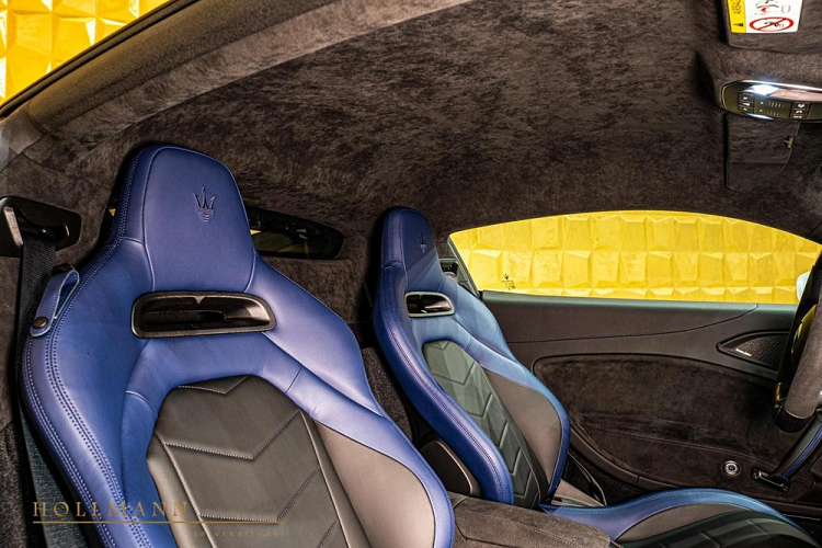 Giá xe Maserati MC20 được đại lý siêu xe ở Đức chào bán 8,58 tỷ đồng cho các đại gia trong nước và nếu như công ty nhập khẩu xe ở Việt Nam muốn mua lại, mức giá sau khi trừ thuế sẽ là 7,2 tỷ đồng, một con số khá cao so với giá bán xe Maserati MC20 được công bố nhưng đây là xe có sẵn, không phải chờ quá lâu.