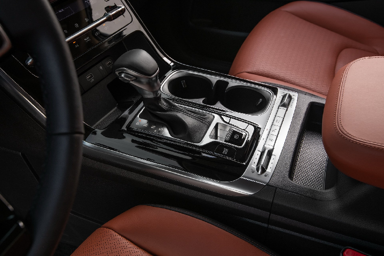  Giá xe Kia Carnival 2022 khởi điểm từ 32.100 USD tại Mỹ. Kia Carnival 2022 sẽ là đối thủ cạnh tranh với Toyota Sienna, Chrysler Pacifica hay Honda Odyssey - những mẫu xe vừa được nâng cấp tại Mỹ.