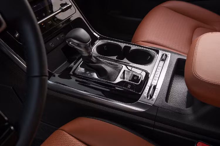  Giá xe Kia Carnival 2022 khởi điểm từ 32.100 USD tại Mỹ. Kia Carnival 2022 sẽ là đối thủ cạnh tranh với Toyota Sienna, Chrysler Pacifica hay Honda Odyssey - những mẫu xe vừa được nâng cấp tại Mỹ.