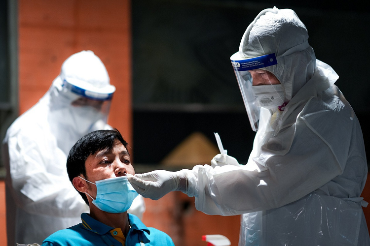 Doanh nghiep TP.HCM khong tru noi voi chi phi xet nghiem Covid-19-Hinh-4