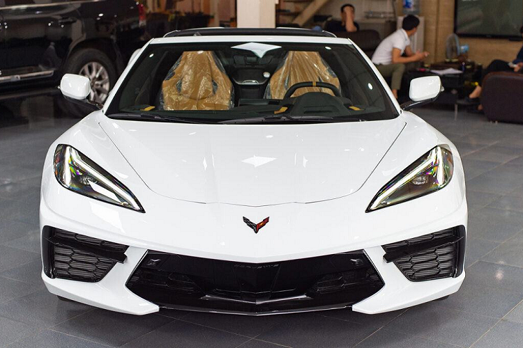 Khách hàng hiện có thể đặt mua bộ mâm "hai mặt" độc đáo này với mức giá 2.888 USD (khoảng 66 triệu đồng) ngay trên trang chủ của Aerolarri.