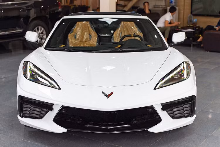 Khách hàng hiện có thể đặt mua bộ mâm "hai mặt" độc đáo này với mức giá 2.888 USD (khoảng 66 triệu đồng) ngay trên trang chủ của Aerolarri.