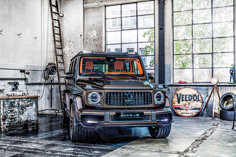 Bản độ Mercedes-AMG G 63 Limitless chỉ được sản xuất một chiếc theo đơn đặt hàng riêng. Tại Việt Nam, một số chiếc G 63 với gói độ Hofele cũng đã được đại lý tư nhân đưa về trong thời gian vừa qua.